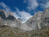 19° Una colomba bianca tra le rocce